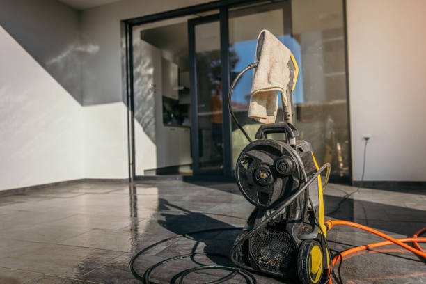 Best Animal Enclosure Cleaning  in Springfield, SD